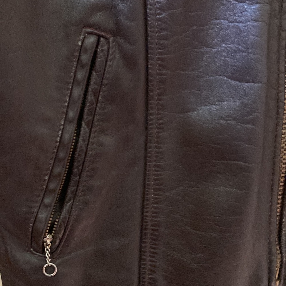 leather jacket - Picture 2 of 8